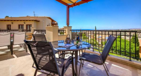 Modern apartment NZ11 large balconies with Sea and Mountain Views